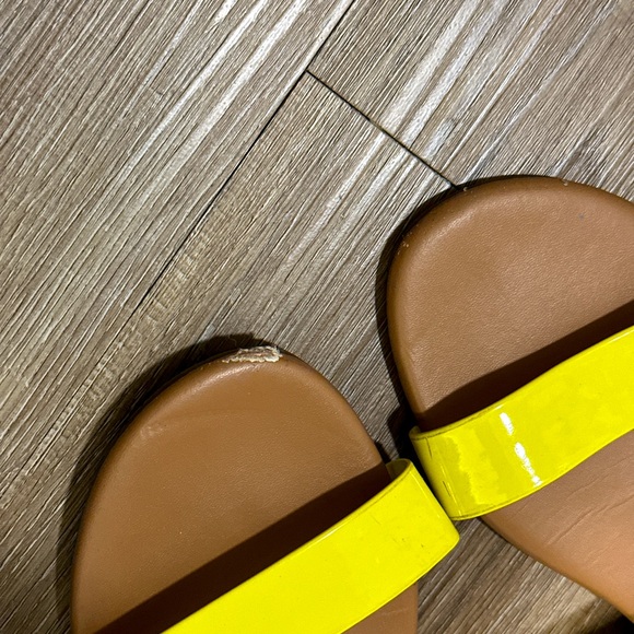 YELLOW SLIP ON SANDALS 🩴 - Picture 2 of 5